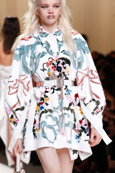 Look 77